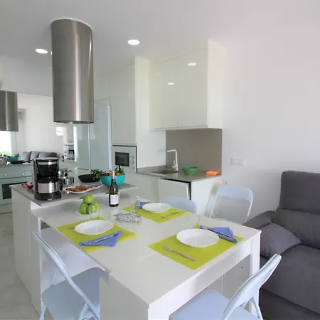 Apartment Global Immo 1037 Meda Chica Bx Roses